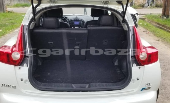 Sayi Imported Nissan Juke White Mota in Douala a Ƙasar Kamaru Sayi Imported Nissan Juke White Mota in Douala a Ƙasar Kamaru