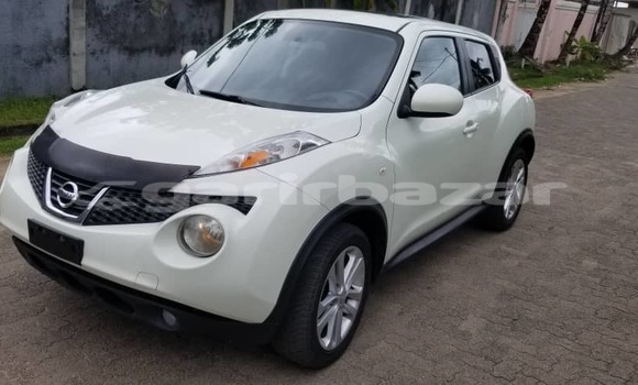 Sayi Imported Nissan Juke White Mota in Douala a Ƙasar Kamaru Sayi Imported Nissan Juke White Mota in Douala a Ƙasar Kamaru