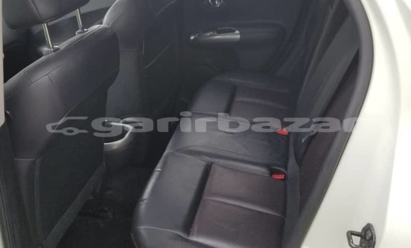 Sayi Imported Nissan Juke White Mota in Douala a Ƙasar Kamaru Sayi Imported Nissan Juke White Mota in Douala a Ƙasar Kamaru