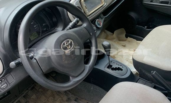 Acheter Import Voiture Toyota Vitz Noir à Douala, Littoral Cameroon Acheter Import Voiture Toyota Vitz Noir à Douala, Littoral Cameroon