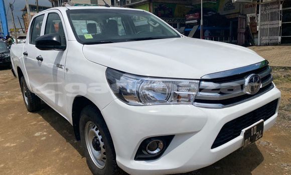 Acheter Occasion Voiture Toyota Hilux Blanc à Douala, Littoral Cameroon