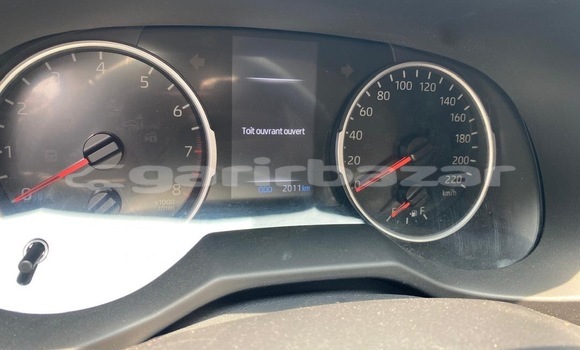 Sayi Sabo Toyota RAV4 White Mota in Douala a Ƙasar Kamaru Sayi Sabo Toyota RAV4 White Mota in Douala a Ƙasar Kamaru