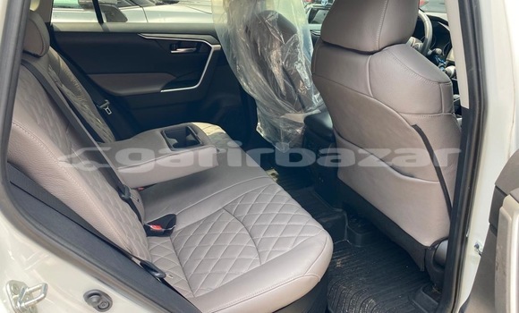 Sayi Sabo Toyota RAV4 White Mota in Douala a Ƙasar Kamaru Sayi Sabo Toyota RAV4 White Mota in Douala a Ƙasar Kamaru