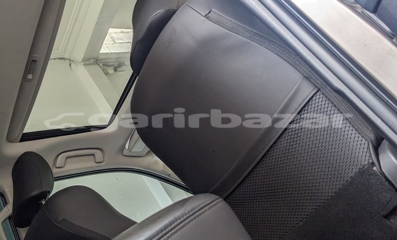 Sayi Sabo Toyota Prado Azurfa Mota in Douala a Ƙasar Kamaru Sayi Sabo Toyota Prado Azurfa Mota in Douala a Ƙasar Kamaru