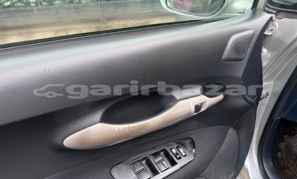 Sayi Na hannu Toyota Auris Azurfa Mota in Douala a Ƙasar Kamaru Sayi Na hannu Toyota Auris Azurfa Mota in Douala a Ƙasar Kamaru