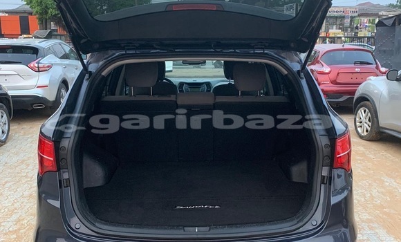 Sayi Imported Hyundai Santa Fe Blue Mota in Douala a Ƙasar Kamaru Sayi Imported Hyundai Santa Fe Blue Mota in Douala a Ƙasar Kamaru