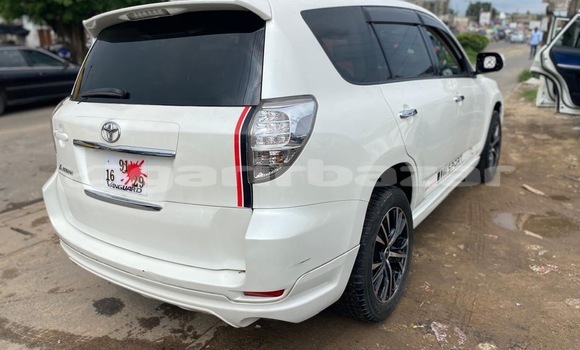 Buy New Toyota Vanguard White Car in Douala in Littoral Cameroon Buy New Toyota Vanguard White Car in Douala in Littoral Cameroon