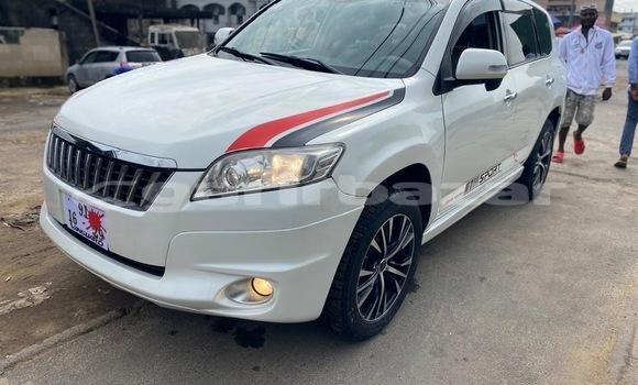 Buy New Toyota Vanguard White Car in Douala in Littoral Cameroon Buy New Toyota Vanguard White Car in Douala in Littoral Cameroon