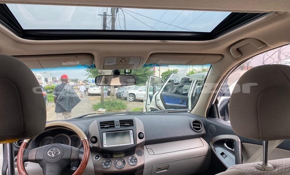 Buy New Toyota Vanguard White Car in Douala in Littoral Cameroon Buy New Toyota Vanguard White Car in Douala in Littoral Cameroon