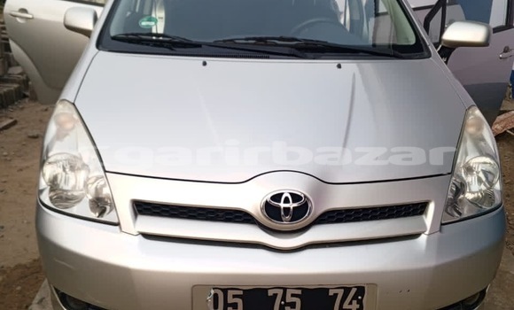 Acheter Occasion Voiture Toyota Corolla Verso Gris à Douala, Littoral Cameroon