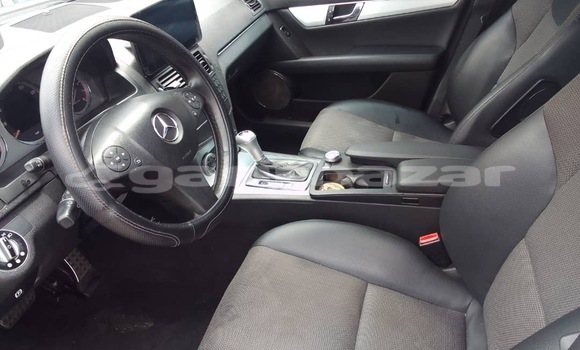 Sayi Na hannu Mercedes‒Benz C-klasse Azurfa Mota in Douala a Ƙasar Kamaru Sayi Na hannu Mercedes‒Benz C-klasse Azurfa Mota in Douala a Ƙasar Kamaru