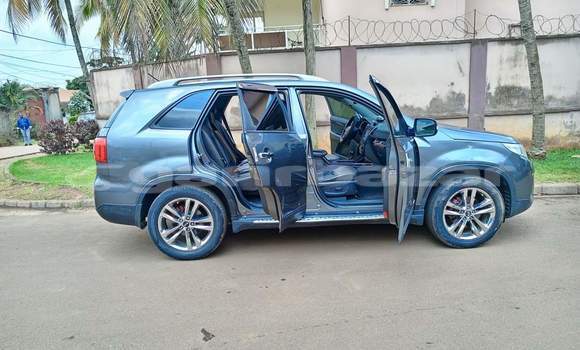 Sayi Na hannu Kia Sorento Brown Mota in Yaounde a Babban Kamaru Sayi Na hannu Kia Sorento Brown Mota in Yaounde a Babban Kamaru