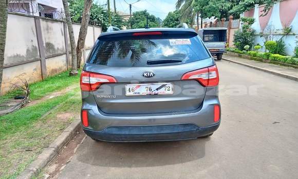 Sayi Na hannu Kia Sorento Brown Mota in Yaounde a Babban Kamaru Sayi Na hannu Kia Sorento Brown Mota in Yaounde a Babban Kamaru