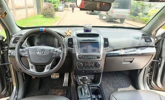 Sayi Na hannu Kia Sorento Brown Mota in Yaounde a Babban Kamaru Sayi Na hannu Kia Sorento Brown Mota in Yaounde a Babban Kamaru