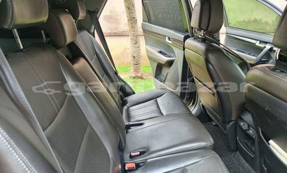 Sayi Na hannu Kia Sorento Brown Mota in Yaounde a Babban Kamaru Sayi Na hannu Kia Sorento Brown Mota in Yaounde a Babban Kamaru