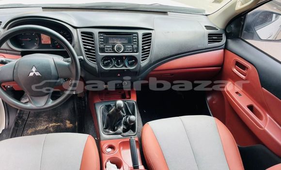 Acheter Occasion Voiture Mitsubishi L200 Blanc à Douala, Littoral Cameroon Acheter Occasion Voiture Mitsubishi L200 Blanc à Douala, Littoral Cameroon