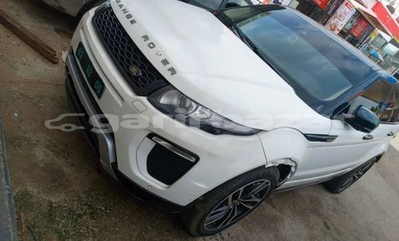 Sayi Imported Range Rover Evoque White Mota in Douala a Ƙasar Kamaru