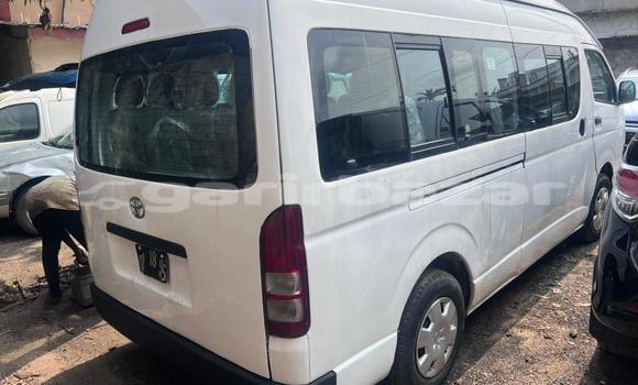 Acheter Occasion Voiture Toyota Hiace Blanc à Douala, Littoral Cameroon Acheter Occasion Voiture Toyota Hiace Blanc à Douala, Littoral Cameroon