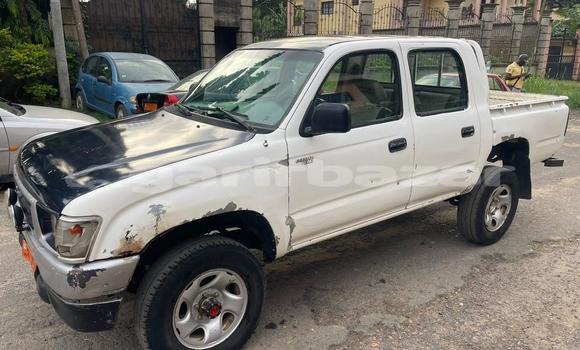 Acheter Occasion Voiture Toyota Hilux Blanc à Douala, Littoral Cameroon Acheter Occasion Voiture Toyota Hilux Blanc à Douala, Littoral Cameroon