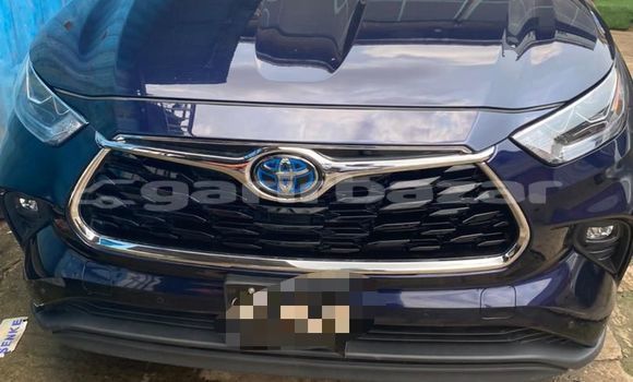 Sayi Sabo Toyota Highlander Blue Mota in Douala a Ƙasar Kamaru