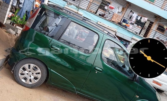 Sayi Sabo Toyota Yaris Verso Green Mota in Douala a Ƙasar Kamaru Sayi Sabo Toyota Yaris Verso Green Mota in Douala a Ƙasar Kamaru