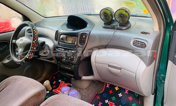 Sayi Sabo Toyota Yaris Verso Green Mota in Douala a Ƙasar Kamaru Sayi Sabo Toyota Yaris Verso Green Mota in Douala a Ƙasar Kamaru