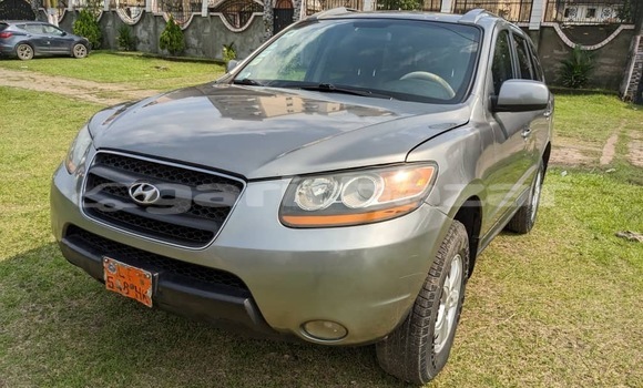 Sayi Na hannu Hyundai Santa Fe Sauran Mota in Douala a Ƙasar Kamaru Sayi Na hannu Hyundai Santa Fe Sauran Mota in Douala a Ƙasar Kamaru