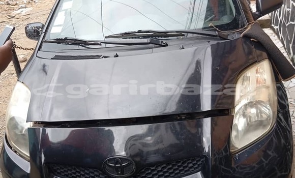 Buy Used Toyota Yaris Black Car in Douala in Littoral Cameroon