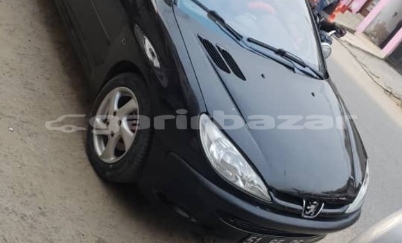 Sayi Na hannu Peugeot 206 Azurfa Mota in Douala a Ƙasar Kamaru