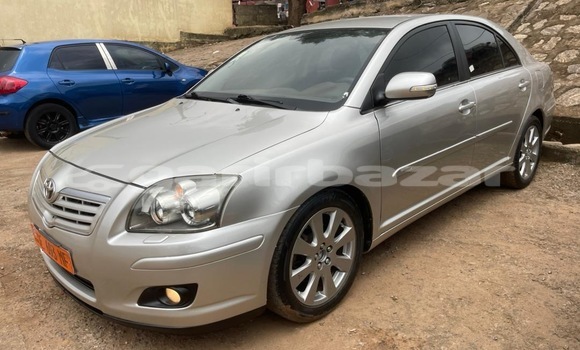 Sayi Na hannu Toyota Avensis Azurfa Mota in Yaounde a Babban Kamaru Sayi Na hannu Toyota Avensis Azurfa Mota in Yaounde a Babban Kamaru