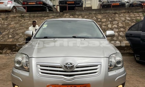 Sayi Na hannu Toyota Avensis Azurfa Mota in Yaounde a Babban Kamaru Sayi Na hannu Toyota Avensis Azurfa Mota in Yaounde a Babban Kamaru