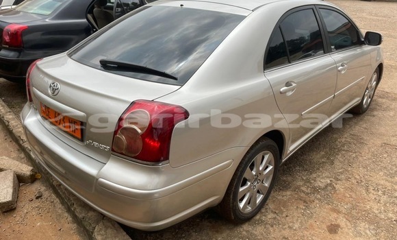 Sayi Na hannu Toyota Avensis Azurfa Mota in Yaounde a Babban Kamaru Sayi Na hannu Toyota Avensis Azurfa Mota in Yaounde a Babban Kamaru