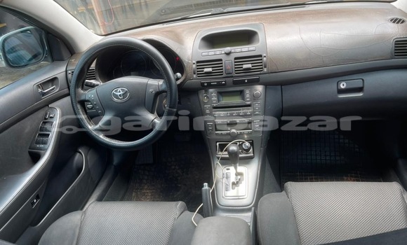 Sayi Na hannu Toyota Avensis Azurfa Mota in Yaounde a Babban Kamaru Sayi Na hannu Toyota Avensis Azurfa Mota in Yaounde a Babban Kamaru
