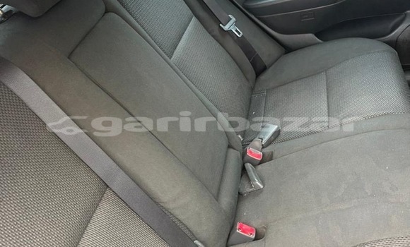 Sayi Na hannu Toyota Avensis Azurfa Mota in Yaounde a Babban Kamaru Sayi Na hannu Toyota Avensis Azurfa Mota in Yaounde a Babban Kamaru