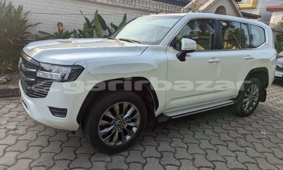Acheter Occasion Voiture Toyota Land Cruiser Blanc à Douala, Littoral Cameroon Acheter Occasion Voiture Toyota Land Cruiser Blanc à Douala, Littoral Cameroon