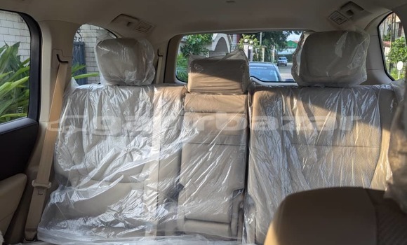 Acheter Occasion Voiture Toyota Land Cruiser Blanc à Douala, Littoral Cameroon Acheter Occasion Voiture Toyota Land Cruiser Blanc à Douala, Littoral Cameroon