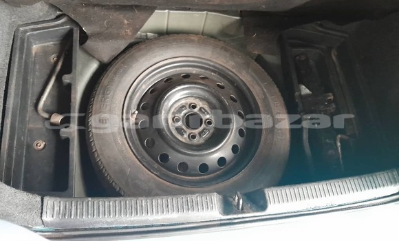 Sayi Na hannu Toyota Corolla Sauran Mota in Yaounde a Babban Kamaru Sayi Na hannu Toyota Corolla Sauran Mota in Yaounde a Babban Kamaru