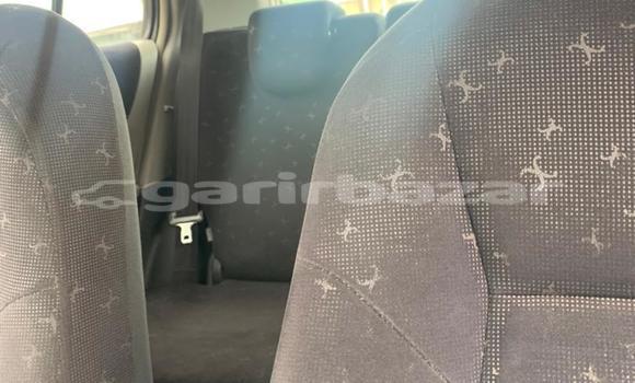 Sayi Na hannu Toyota Vitz Azurfa Mota in Douala a Ƙasar Kamaru Sayi Na hannu Toyota Vitz Azurfa Mota in Douala a Ƙasar Kamaru