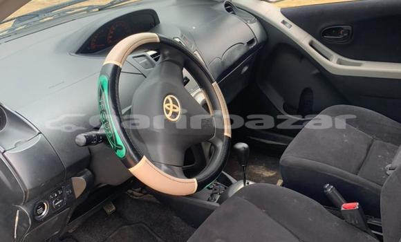 Sayi Na hannu Toyota Vitz Azurfa Mota in Douala a Ƙasar Kamaru Sayi Na hannu Toyota Vitz Azurfa Mota in Douala a Ƙasar Kamaru