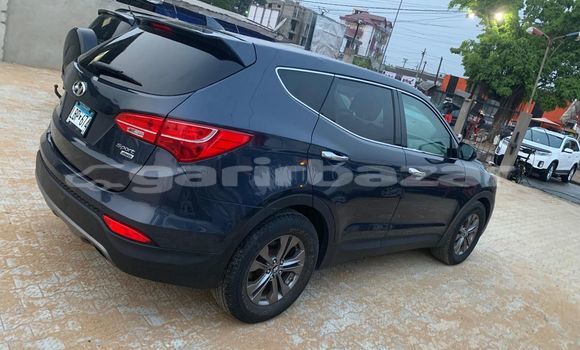 Sayi Imported Hyundai Santa Fe Blue Mota in Douala a Ƙasar Kamaru Sayi Imported Hyundai Santa Fe Blue Mota in Douala a Ƙasar Kamaru