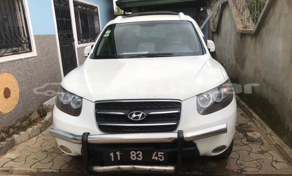 Sayi Imported Hyundai Santa Fe White Mota in Douala a Ƙasar Kamaru Sayi Imported Hyundai Santa Fe White Mota in Douala a Ƙasar Kamaru
