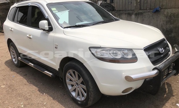 Acheter Import Voiture Hyundai Santa Fe Blanc à Douala, Littoral Cameroon Acheter Import Voiture Hyundai Santa Fe Blanc à Douala, Littoral Cameroon