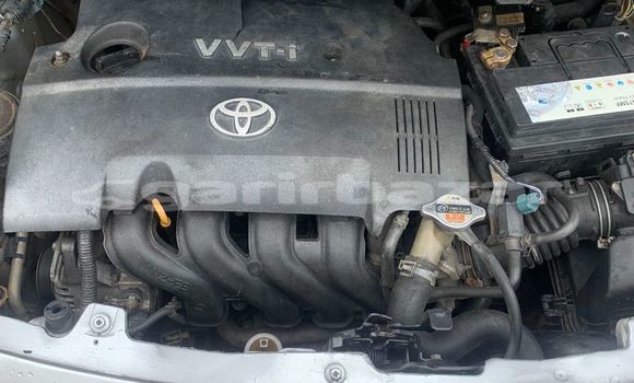 Sayi Na hannu Toyota Vitz Azurfa Mota in Douala a Ƙasar Kamaru Sayi Na hannu Toyota Vitz Azurfa Mota in Douala a Ƙasar Kamaru