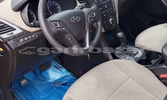 Sayi Imported Hyundai Santa Fe Sauran Mota in Douala a Ƙasar Kamaru Sayi Imported Hyundai Santa Fe Sauran Mota in Douala a Ƙasar Kamaru