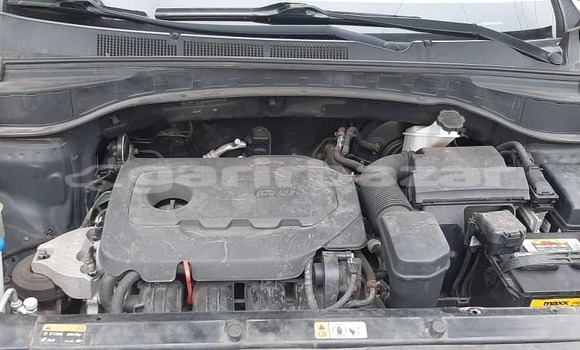 Sayi Imported Hyundai Santa Fe Sauran Mota in Douala a Ƙasar Kamaru Sayi Imported Hyundai Santa Fe Sauran Mota in Douala a Ƙasar Kamaru