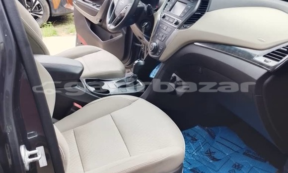 Sayi Imported Hyundai Santa Fe Sauran Mota in Douala a Ƙasar Kamaru Sayi Imported Hyundai Santa Fe Sauran Mota in Douala a Ƙasar Kamaru