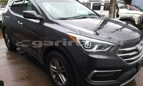 Sayi Imported Hyundai Santa Fe Sauran Mota in Douala a Ƙasar Kamaru Sayi Imported Hyundai Santa Fe Sauran Mota in Douala a Ƙasar Kamaru
