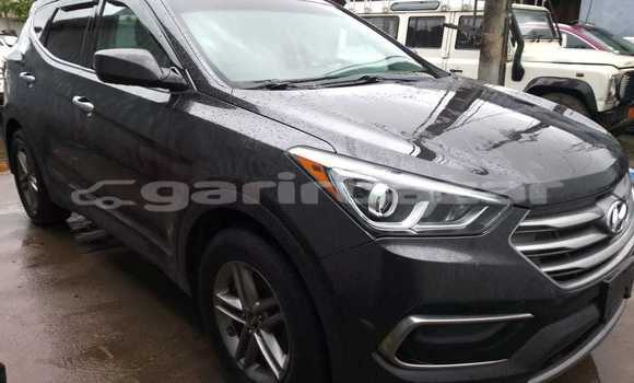 Sayi Imported Hyundai Santa Fe Sauran Mota in Douala a Ƙasar Kamaru Sayi Imported Hyundai Santa Fe Sauran Mota in Douala a Ƙasar Kamaru