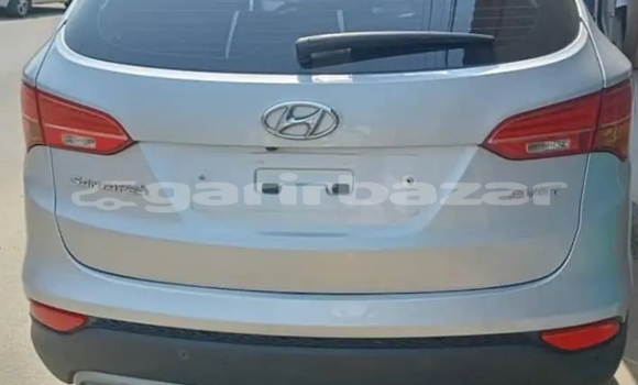 Sayi Na hannu Hyundai Santa Fe Azurfa Mota in Douala a Ƙasar Kamaru Sayi Na hannu Hyundai Santa Fe Azurfa Mota in Douala a Ƙasar Kamaru