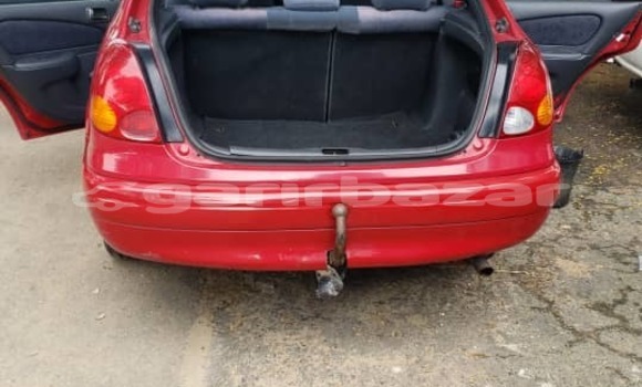 Sayi Imported Toyota Corolla Red Mota in Douala a Ƙasar Kamaru Sayi Imported Toyota Corolla Red Mota in Douala a Ƙasar Kamaru